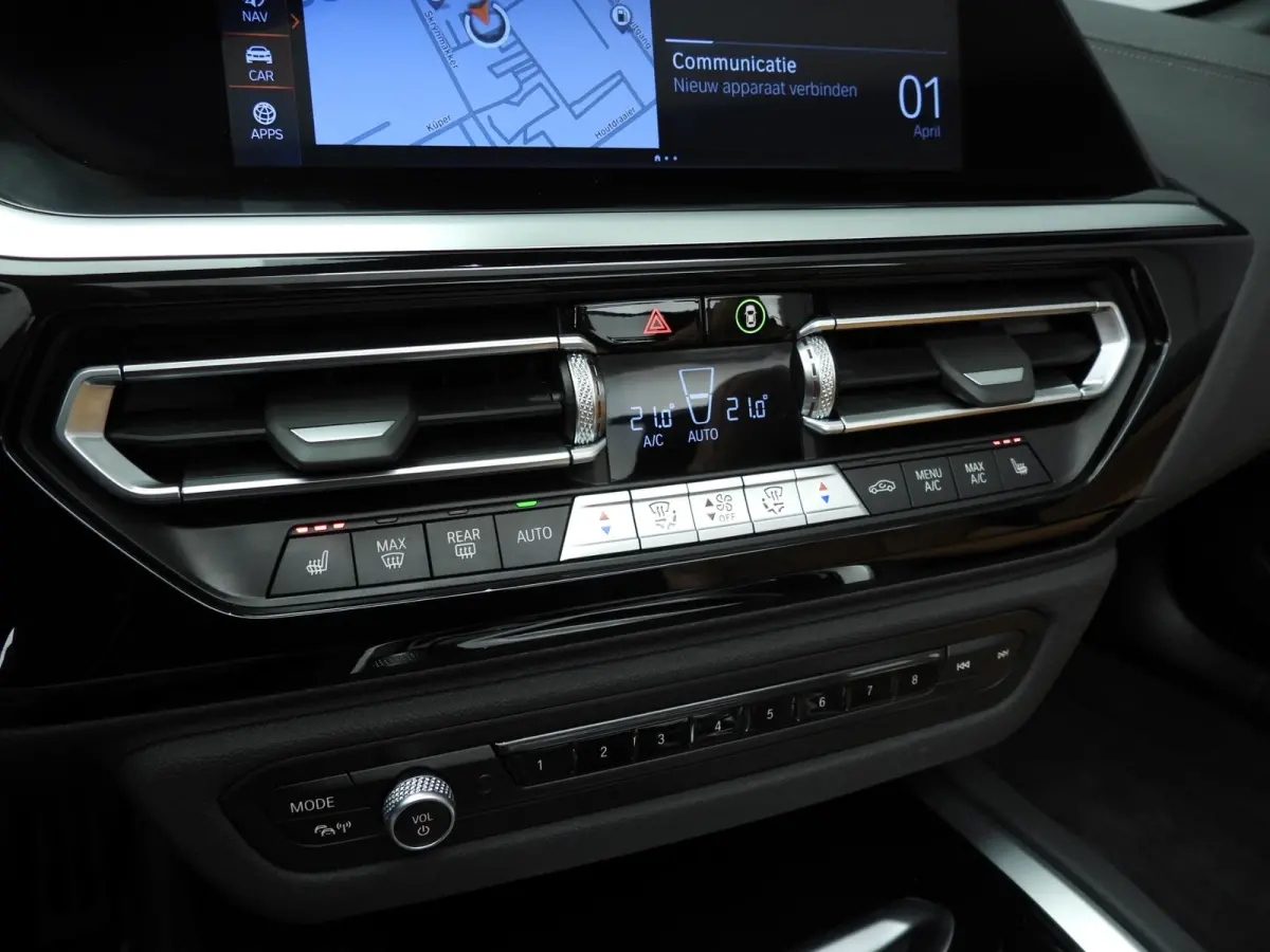 sDrive30i | M-Sportpakket | LED | Leder | Navigatie | Windscherm | Stoelverwarming | M-zetels | DAB | Hifi speakers | Alu 18 inch
