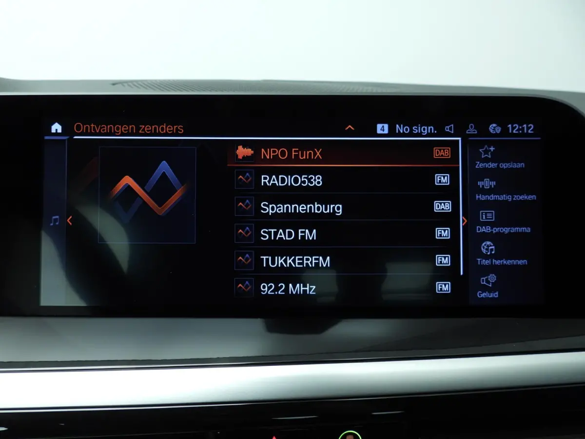 sDrive30i | M-Sportpakket | LED | Leder | Navigatie | Windscherm | Stoelverwarming | M-zetels | DAB | Hifi speakers | Alu 18 inch