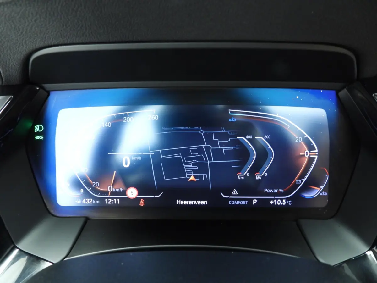 sDrive30i | M-Sportpakket | LED | Leder | Navigatie | Windscherm | Stoelverwarming | M-zetels | DAB | Hifi speakers | Alu 18 inch