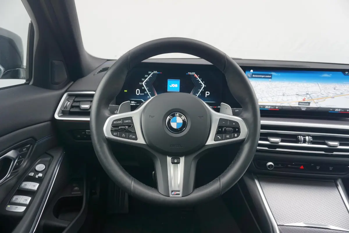 318i M Sportpakket | Panoramadak | Stoel- en Stuurverwarming | Elektrisch verstelbare stoelen | Comfort Acces