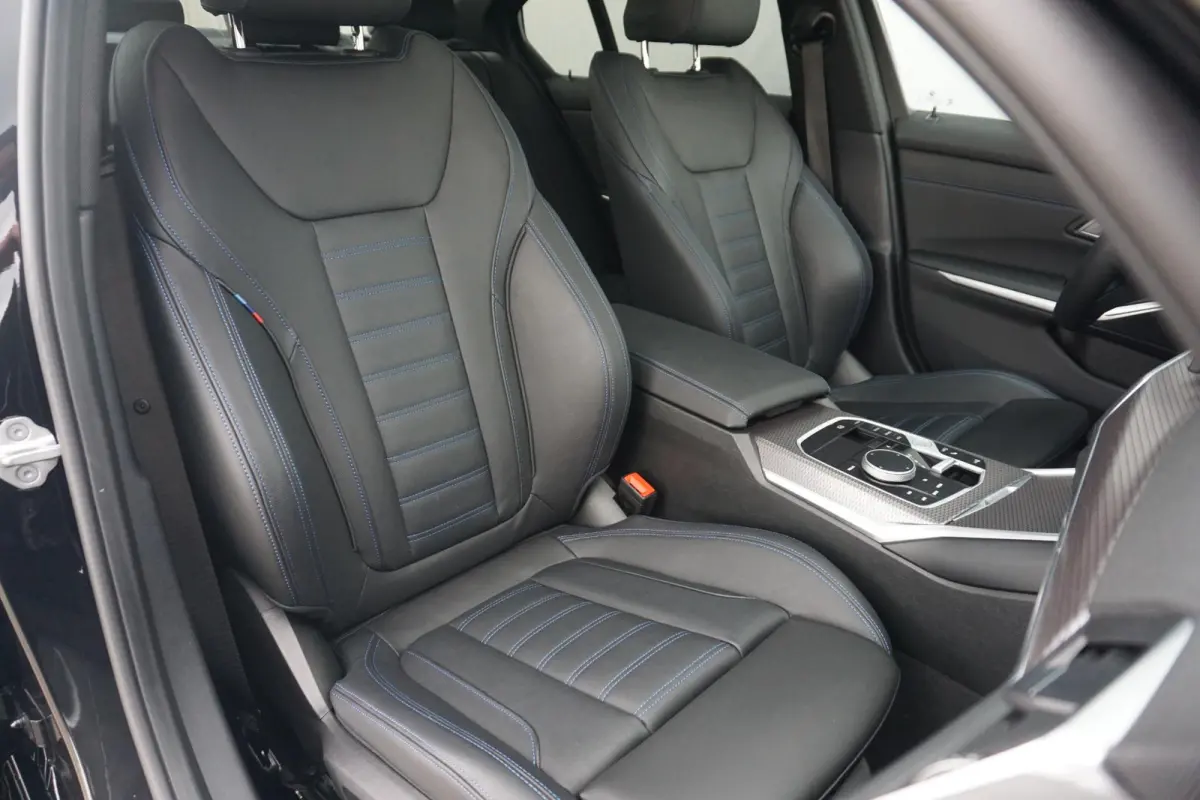 318i M Sportpakket | Panoramadak | Stoel- en Stuurverwarming | Elektrisch verstelbare stoelen | Comfort Acces