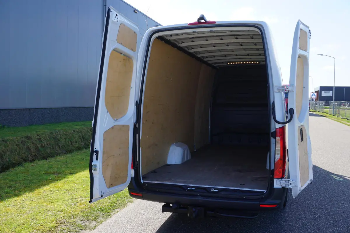 317 1.9 CDI L4H2 in Topstaat |Camera |Cruise |Navi |Extra lang |470 cm laadruimte |1e eigenaar |170 PK |EURO6 |Trekhaak
