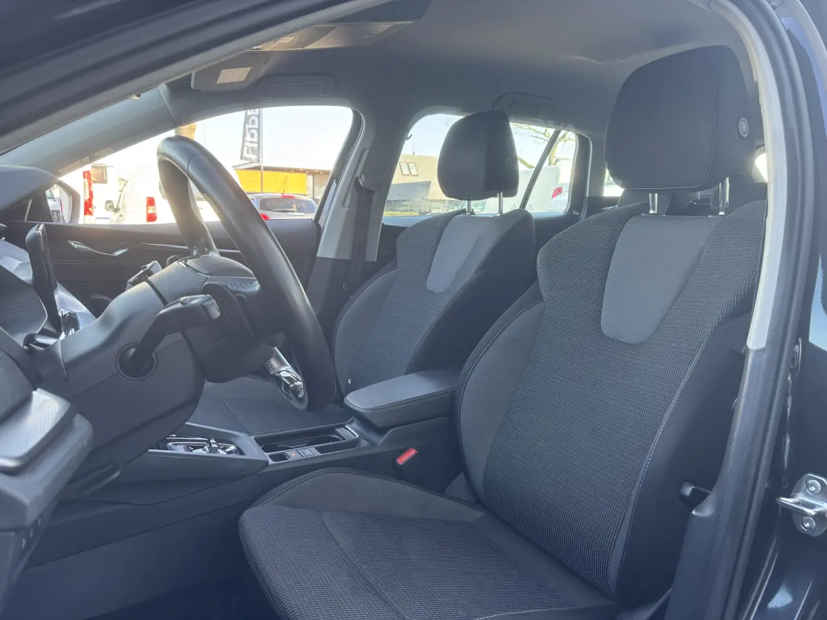 1.0 e-TSI Business Edition | Sfeerverlichting | Parkeersensoren | Apple Carplay | Lane Assist