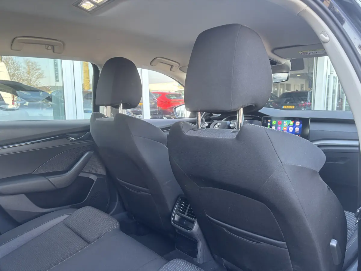 1.0 e-TSI Business Edition | Sfeerverlichting | Parkeersensoren | Apple Carplay | Lane Assist