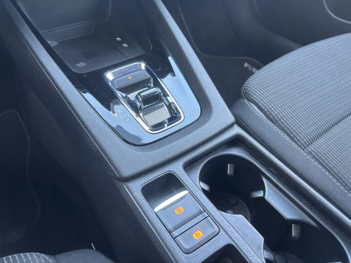 1.0 e-TSI Business Edition | Sfeerverlichting | Parkeersensoren | Apple Carplay | Lane Assist
