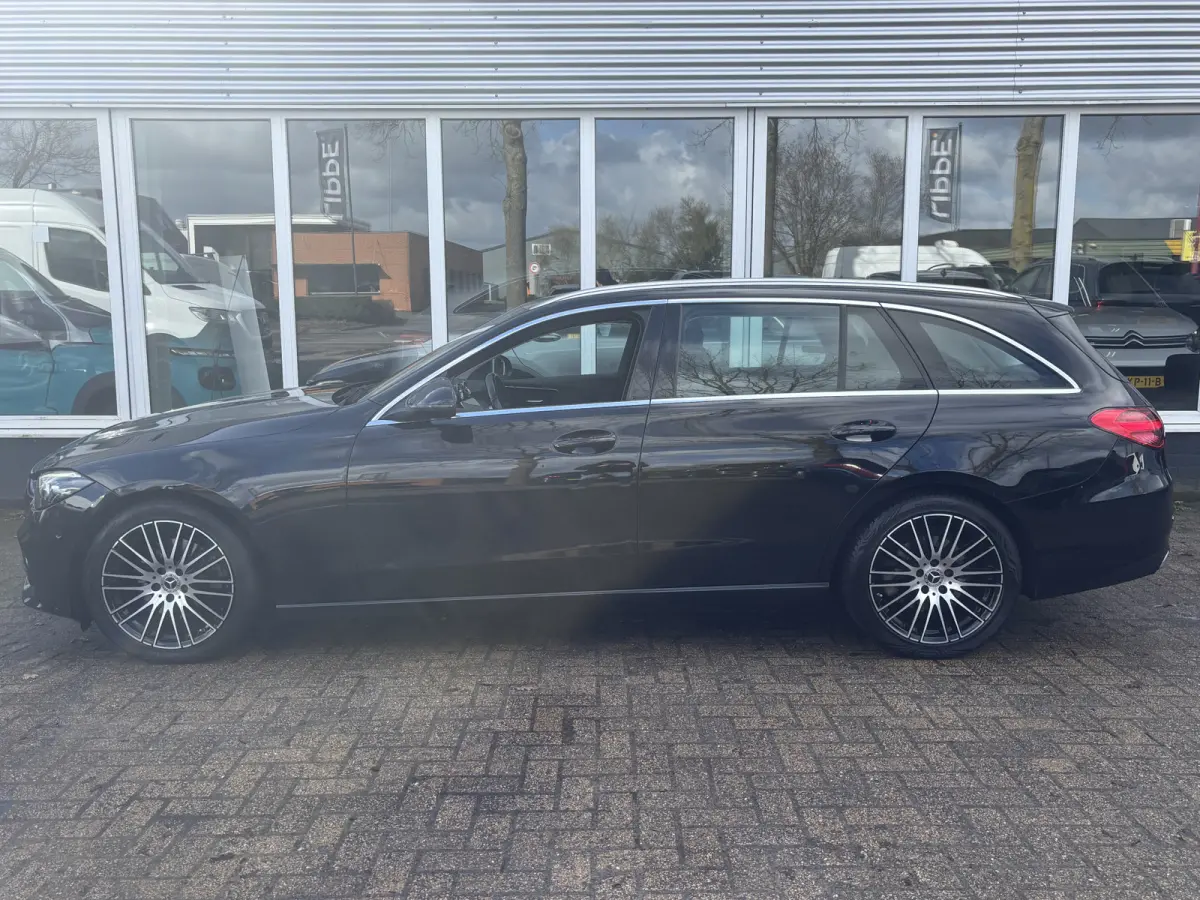 220 d 4MATIC Luxury Line | Inklapbare Trekhaak | Sfeerverlichting | Stoelverwarming | Apple Carplay
