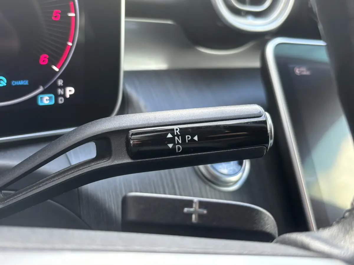 220 d 4MATIC Luxury Line | Inklapbare Trekhaak | Sfeerverlichting | Stoelverwarming | Apple Carplay