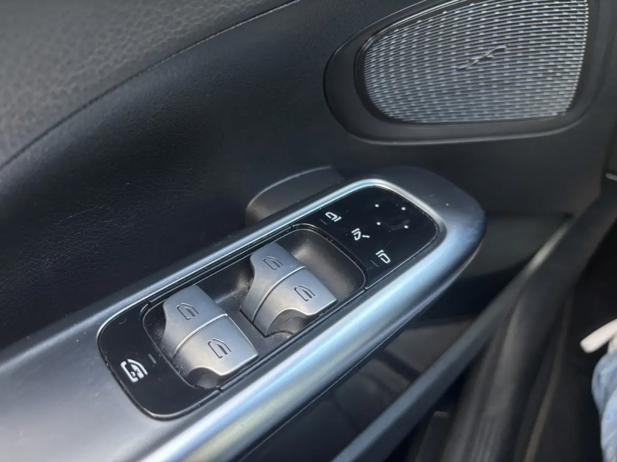 220 d 4MATIC Luxury Line | Inklapbare Trekhaak | Sfeerverlichting | Stoelverwarming | Apple Carplay