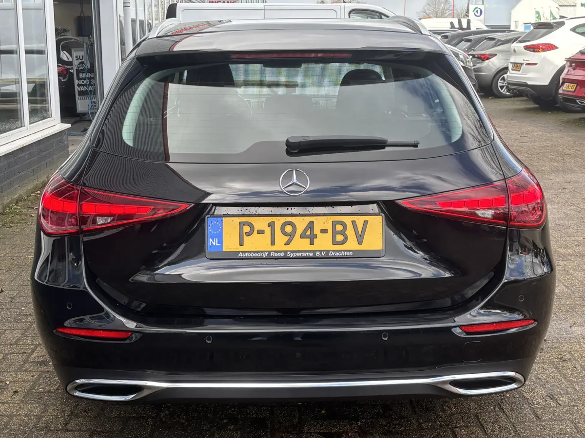 220 d 4MATIC Luxury Line | Inklapbare Trekhaak | Sfeerverlichting | Stoelverwarming | Apple Carplay