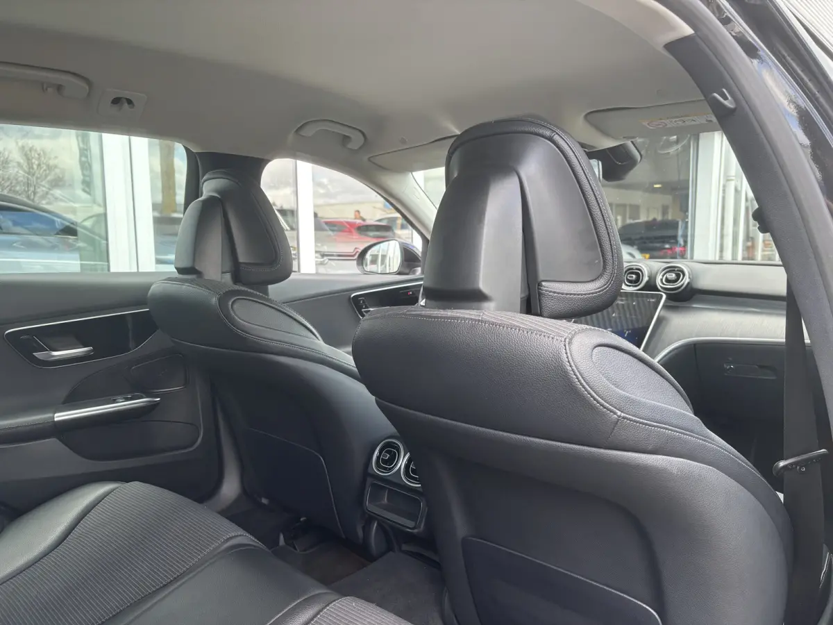 220 d 4MATIC Luxury Line | Inklapbare Trekhaak | Sfeerverlichting | Stoelverwarming | Apple Carplay