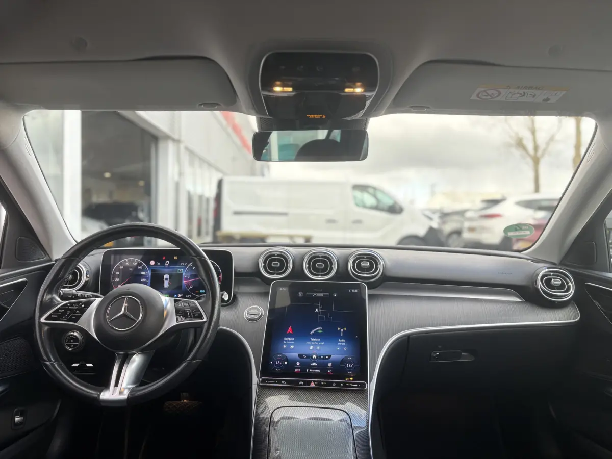 220 d 4MATIC Luxury Line | Inklapbare Trekhaak | Sfeerverlichting | Stoelverwarming | Apple Carplay