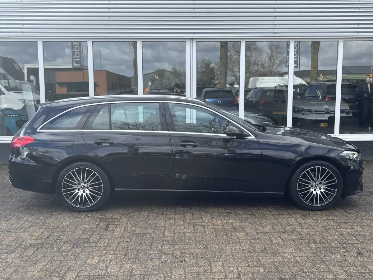 220 d 4MATIC Luxury Line | Inklapbare Trekhaak | Sfeerverlichting | Stoelverwarming | Apple Carplay