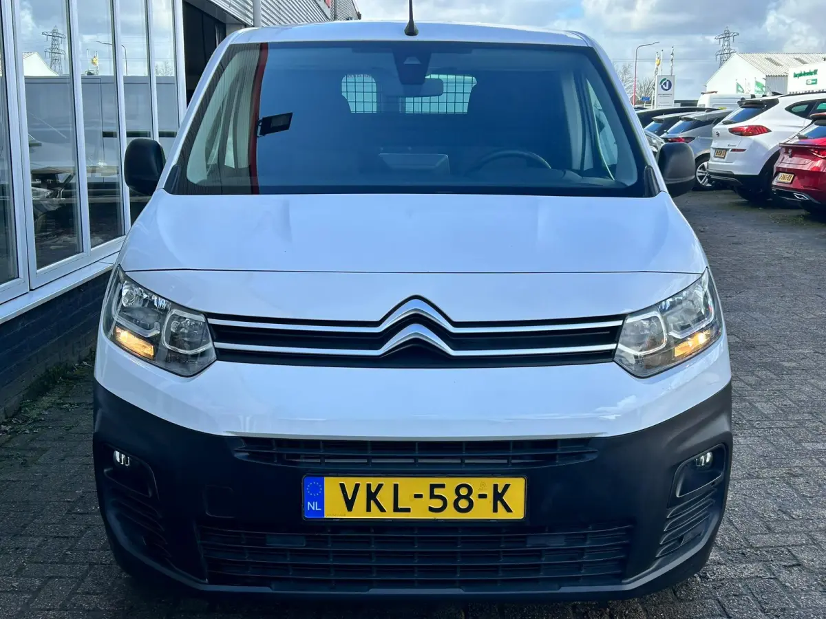 1.5 BlueHDI Club XL | Apple Carplay | Navi | Cruise | Airco