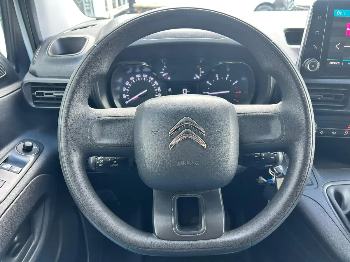1.5 BlueHDI Club XL | Apple Carplay | Navi | Cruise | Airco