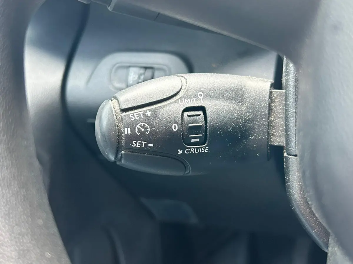 1.5 BlueHDI Club XL | Apple Carplay | Navi | Cruise | Airco