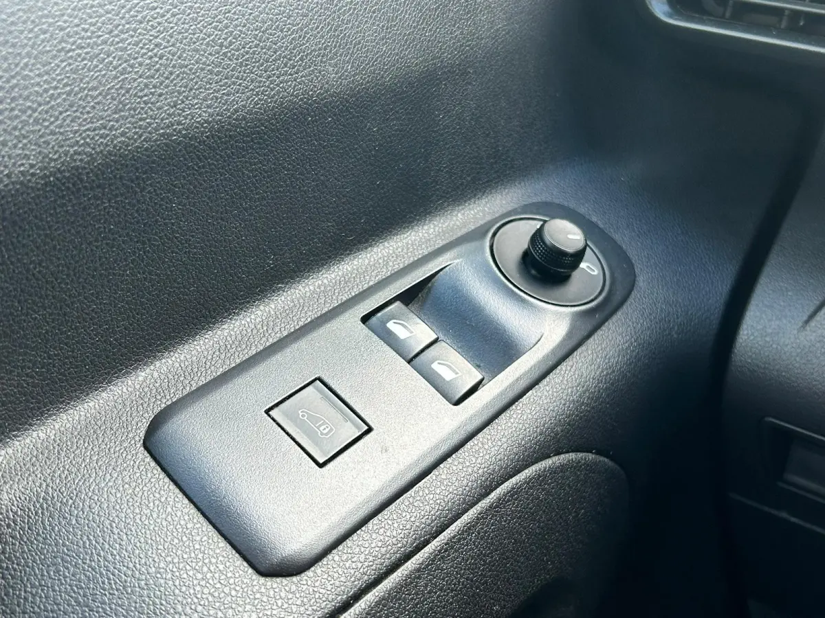 1.5 BlueHDI Club XL | Apple Carplay | Navi | Cruise | Airco