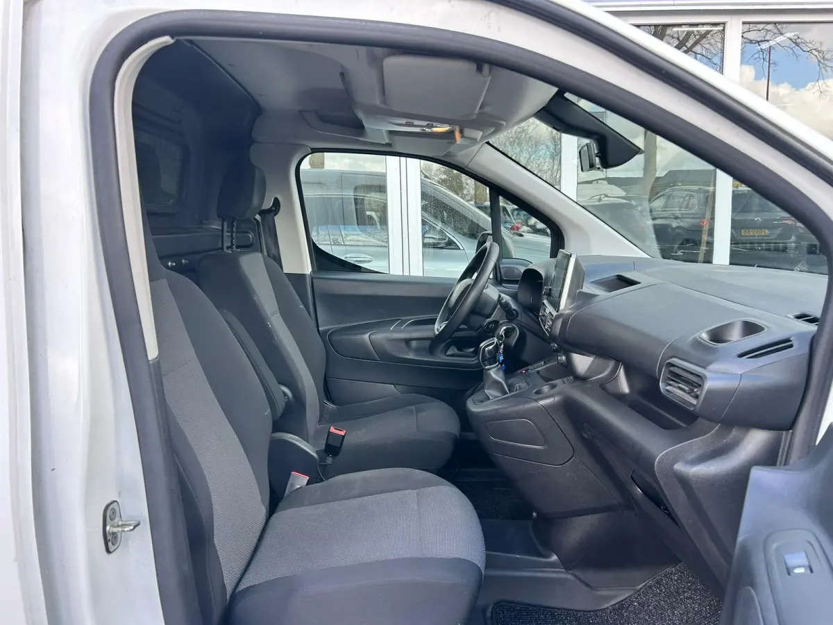 1.5 BlueHDI Club XL | Apple Carplay | Navi | Cruise | Airco