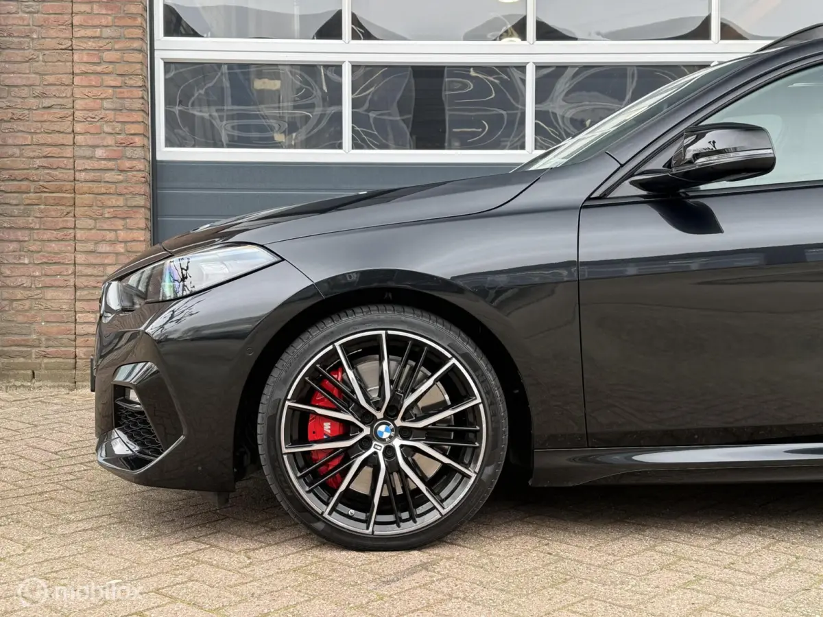 220i M Sport Panodak Kuipstoelen Harman Kardon Virtaul Navi Carplay Camera
