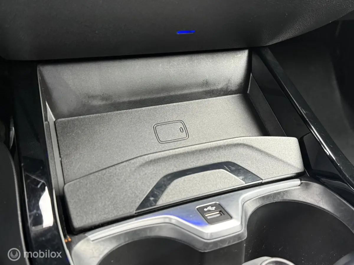 220i M Sport Panodak Kuipstoelen Harman Kardon Virtaul Navi Carplay Camera