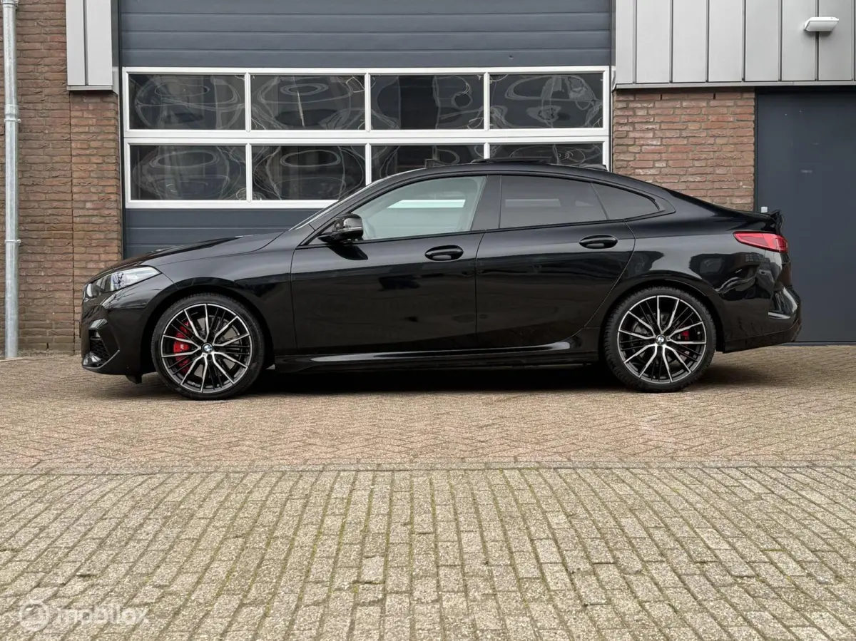 220i M Sport Panodak Kuipstoelen Harman Kardon Virtaul Navi Carplay Camera