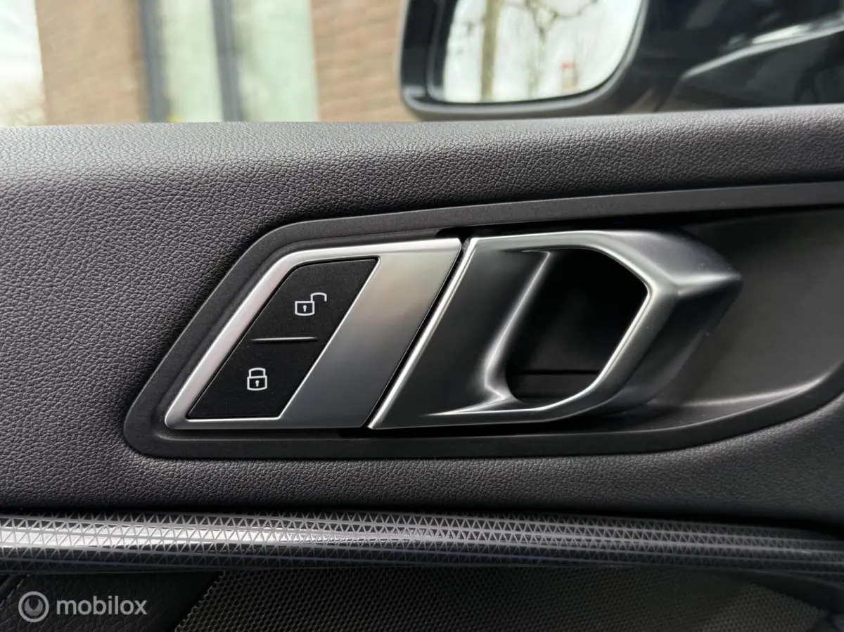 220i M Sport Panodak Kuipstoelen Harman Kardon Virtaul Navi Carplay Camera