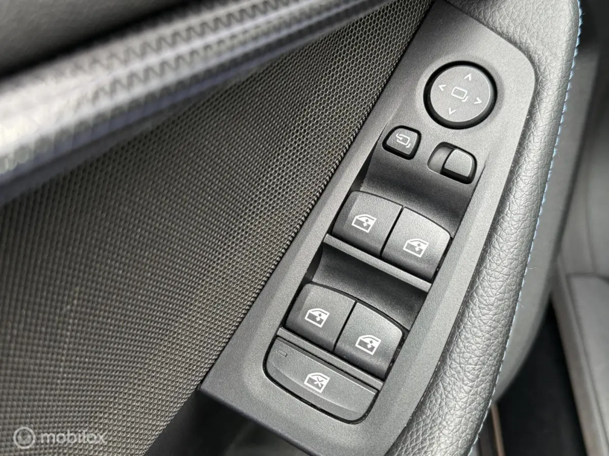 220i M Sport Panodak Kuipstoelen Harman Kardon Virtaul Navi Carplay Camera