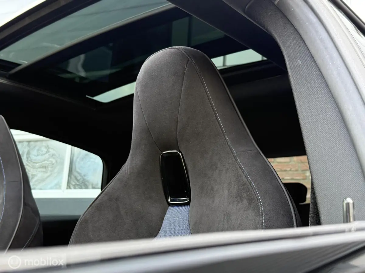 220i M Sport Panodak Kuipstoelen Harman Kardon Virtaul Navi Carplay Camera