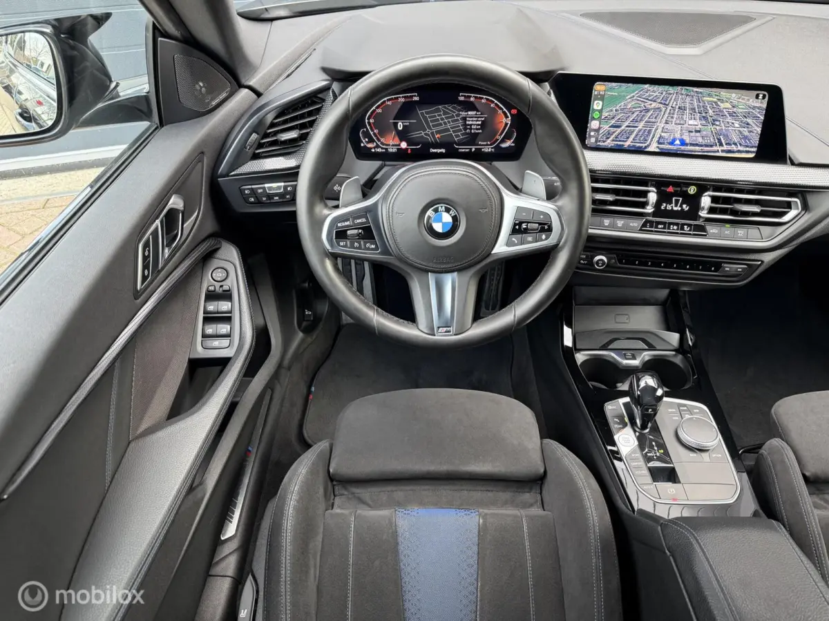 220i M Sport Panodak Kuipstoelen Harman Kardon Virtaul Navi Carplay Camera