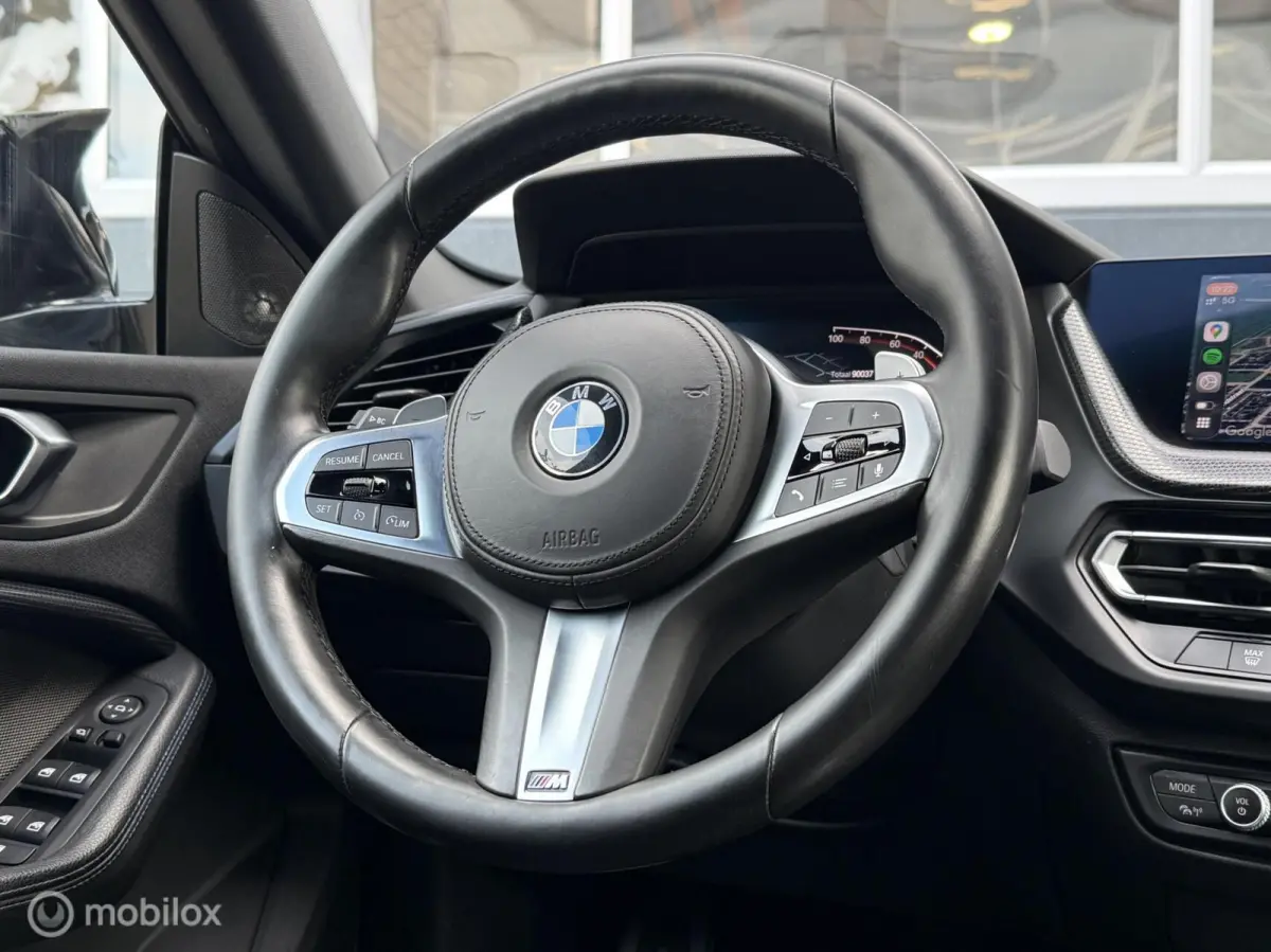 220i M Sport Panodak Kuipstoelen Harman Kardon Virtaul Navi Carplay Camera
