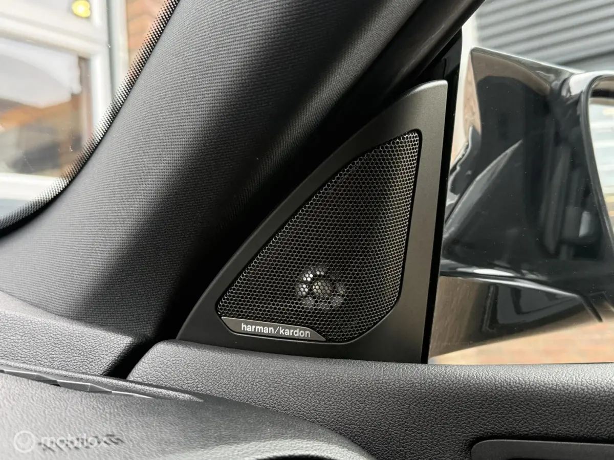 220i M Sport Panodak Kuipstoelen Harman Kardon Virtaul Navi Carplay Camera