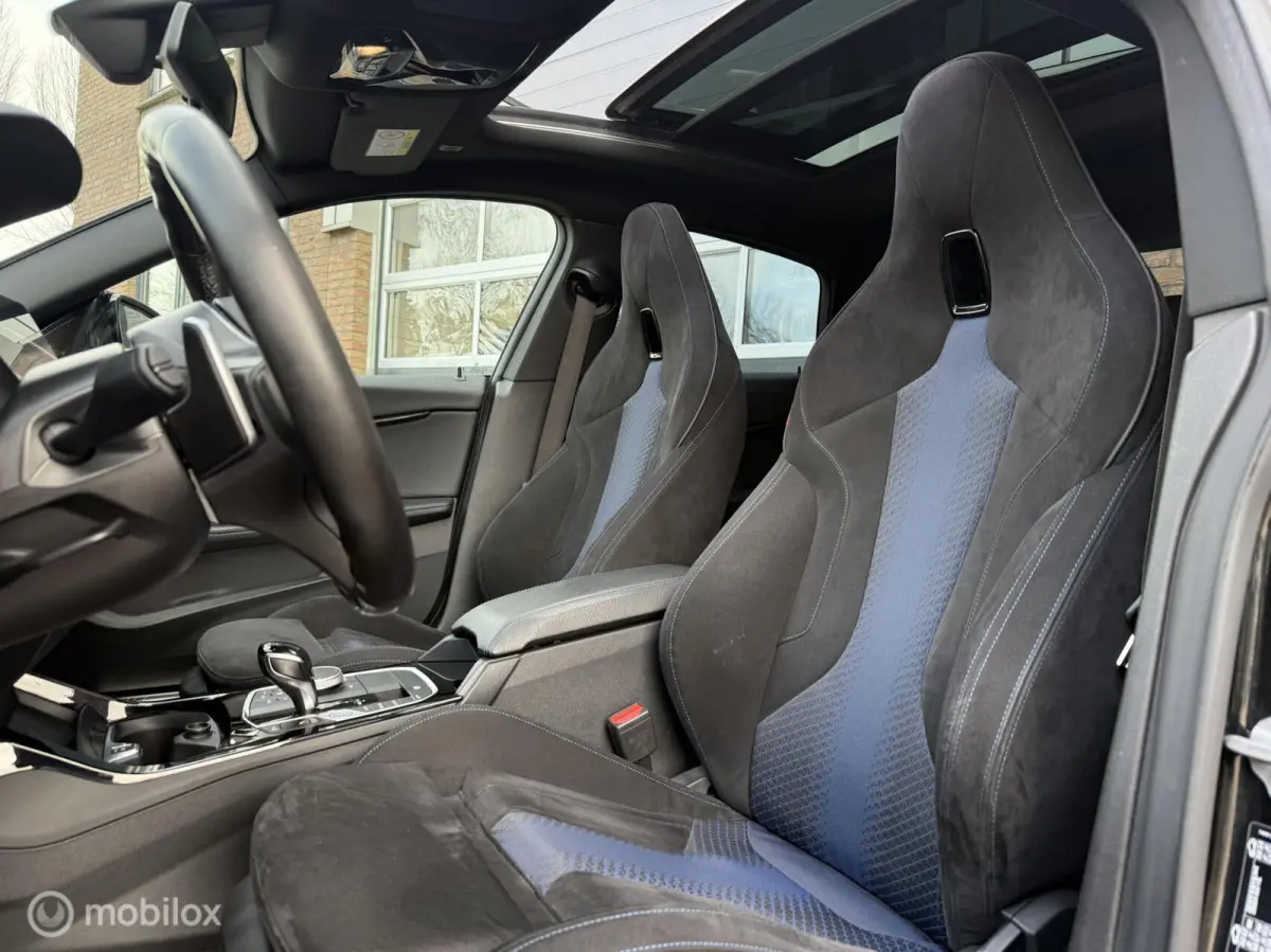 220i M Sport Panodak Kuipstoelen Harman Kardon Virtaul Navi Carplay Camera