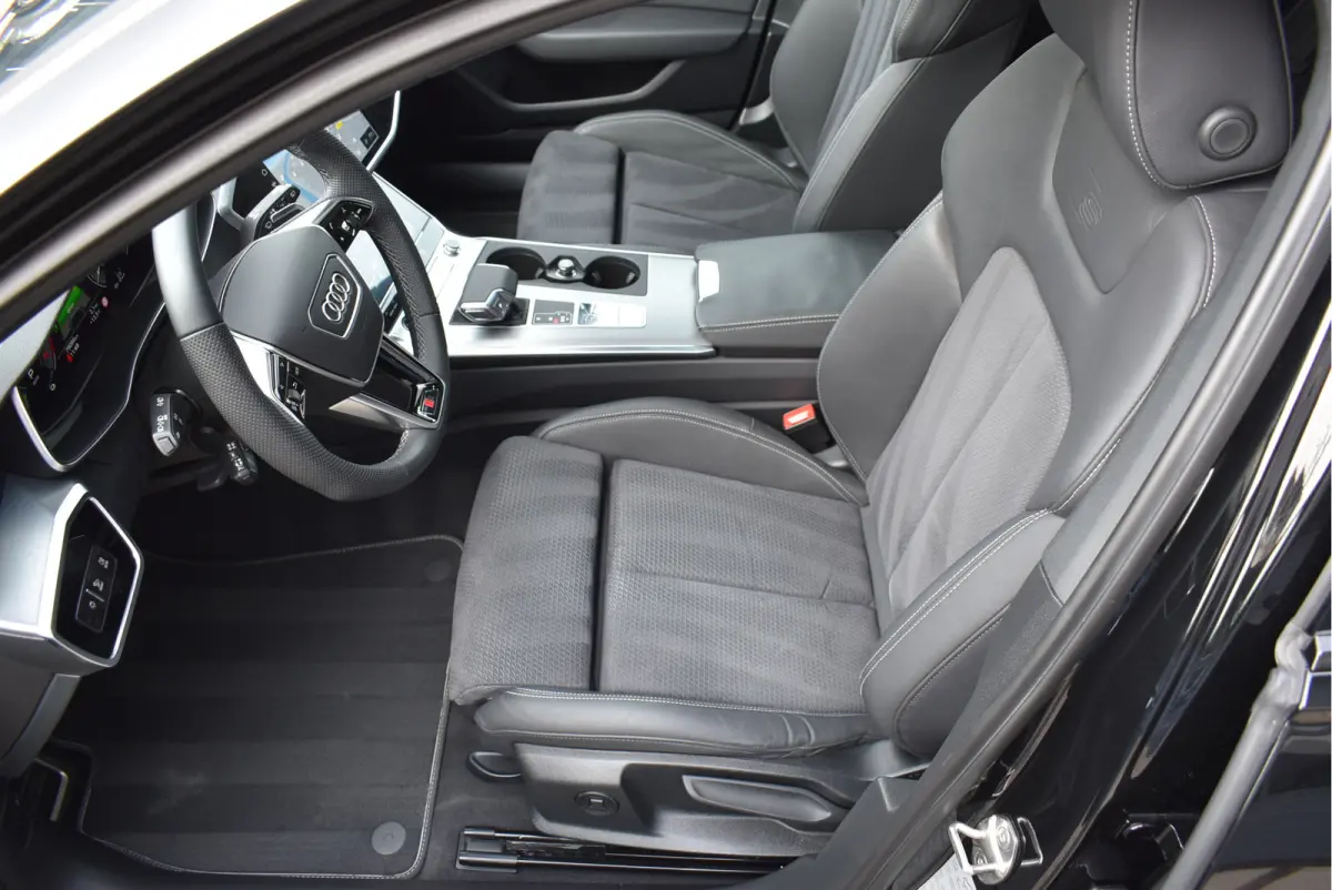 50 TFSI e Quattro S-Line Pano Matrix Leder Trekhaak S6 Diffusor 21 Inch