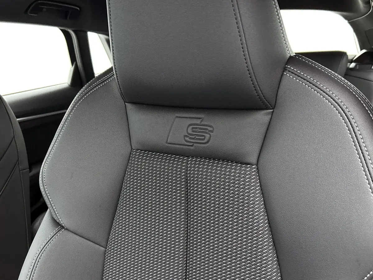 40 TFSI e S edition 204 PK | S-line | Automaat | Navigatie | Cruise Control | Apple Carplay | Android Auto | Lichtmetalen velgen |