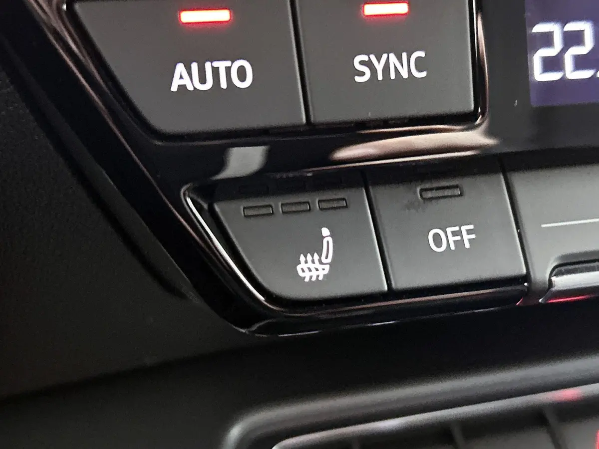40 TFSI e S edition 204 PK | S-line | Automaat | Navigatie | Cruise Control | Apple Carplay | Android Auto | Lichtmetalen velgen |