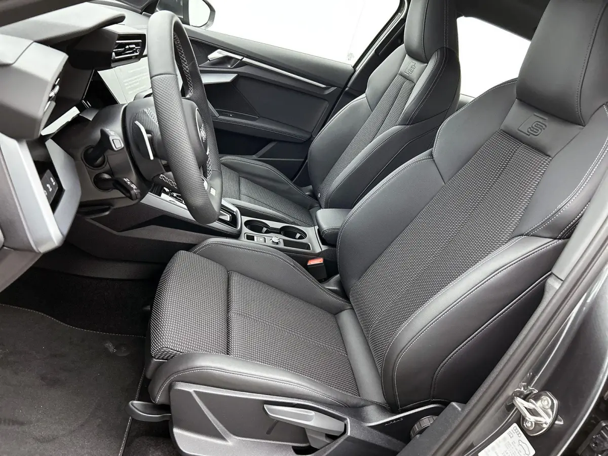 40 TFSI e S edition 204 PK | S-line | Automaat | Navigatie | Cruise Control | Apple Carplay | Android Auto | Lichtmetalen velgen |
