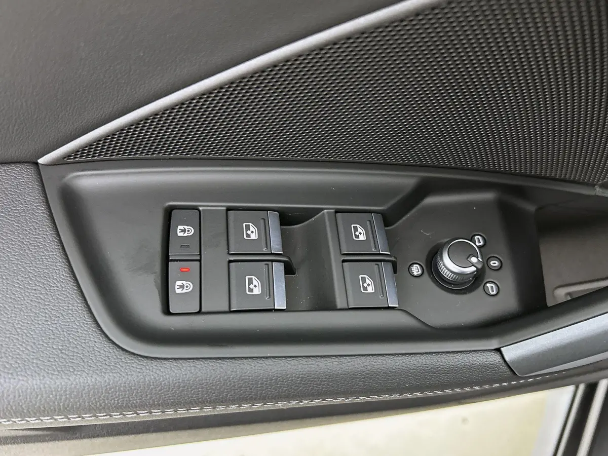 40 TFSI e S edition 204 PK | S-line | Automaat | Navigatie | Cruise Control | Apple Carplay | Android Auto | Lichtmetalen velgen |