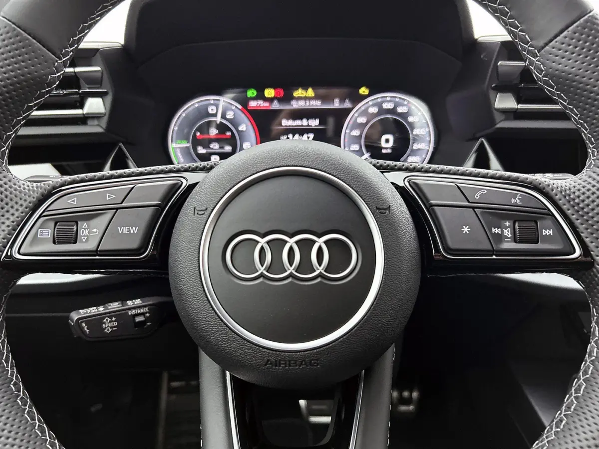 40 TFSI e S edition 204 PK | S-line | Automaat | Navigatie | Cruise Control | Apple Carplay | Android Auto | Lichtmetalen velgen |