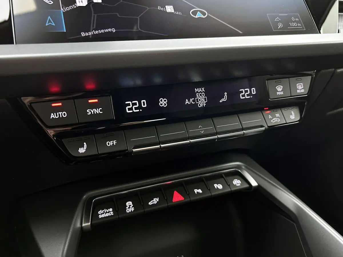 40 TFSI e S edition 204 PK | S-line | Automaat | Navigatie | Cruise Control | Apple Carplay | Android Auto | Lichtmetalen velgen |