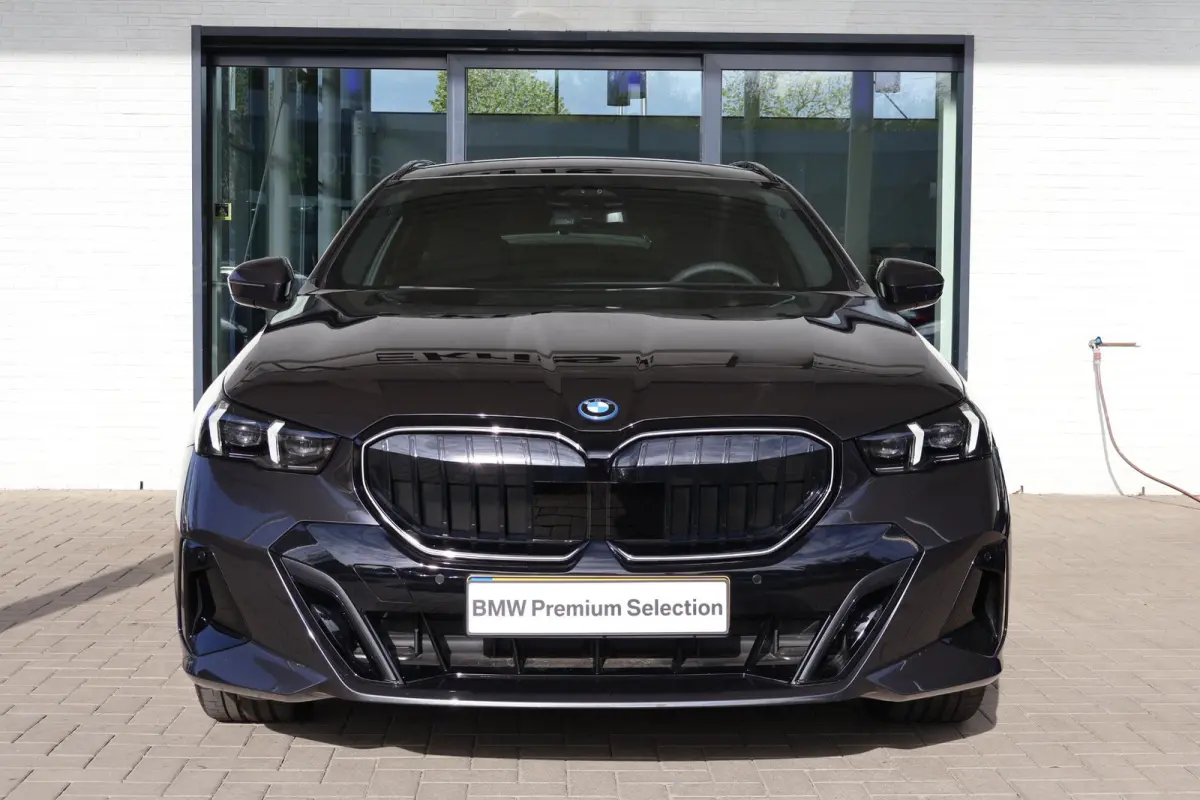 530e | M Sportpakket Pro | Panorama Dak | Stoel -en Stuurverwarming | Bowers & Wilkins Sound System