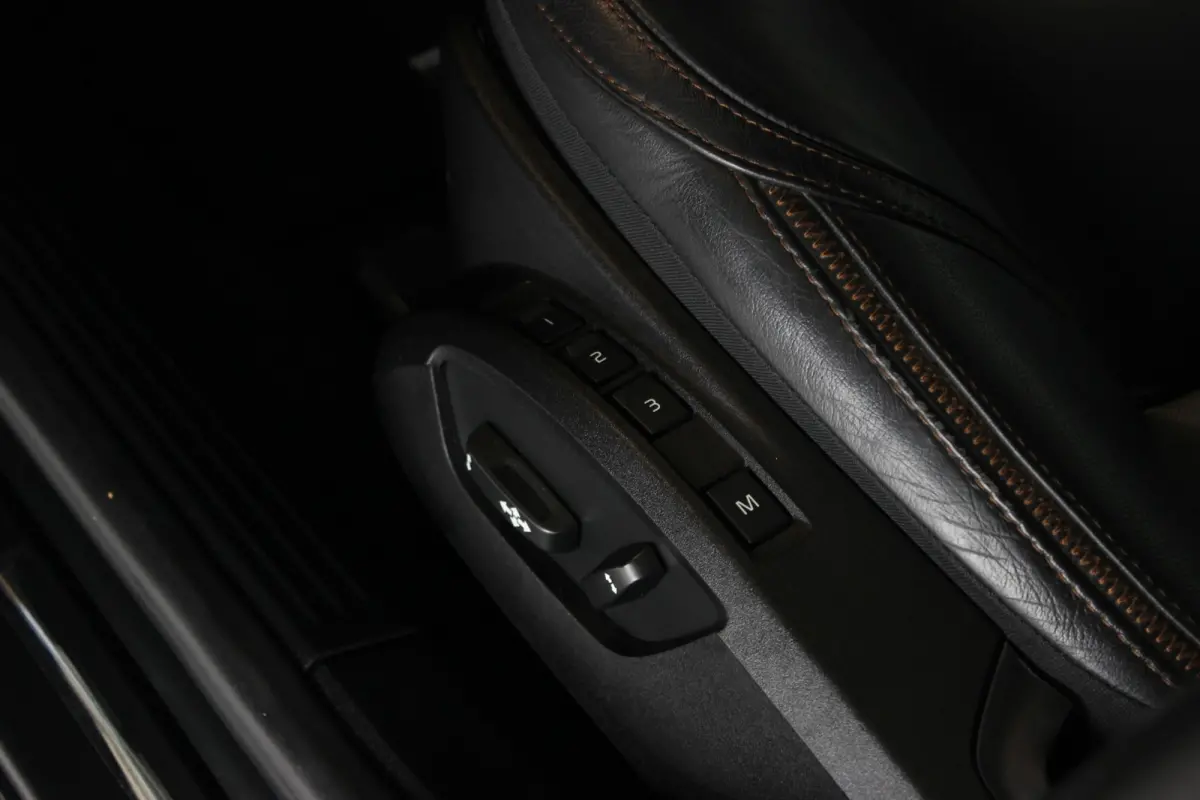 1.5 T3 Summum Trekhaak | Pano | Memory | Camera | LED | Bluetooth | Navi | Keyless | Leder | 17" LMV | PDC V+A