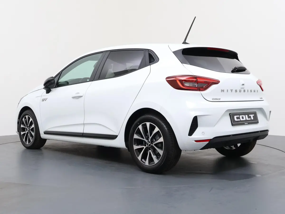 1.6 HEV Intense €4.000 Korting | 16-Inch lichtmetalen velgen | Cruise Control | Kunstlederen stuurwiel | Achteruitrijcamera | Privacy Glass | Parkeersensoren voor en achter | Climate Contr