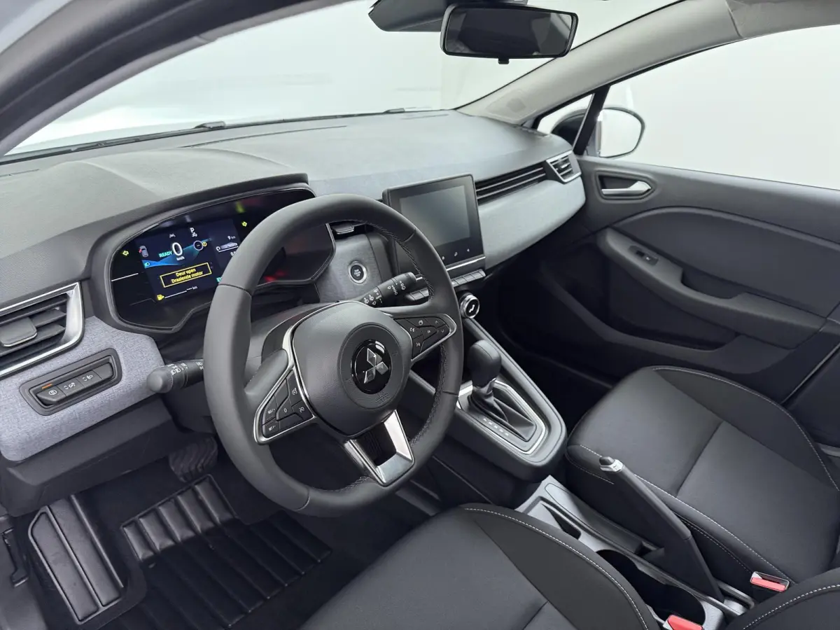 1.6 HEV Intense €4.000 Korting | 16-Inch lichtmetalen velgen | Cruise Control | Kunstlederen stuurwiel | Achteruitrijcamera | Privacy Glass | Parkeersensoren voor en achter | Climate Contr