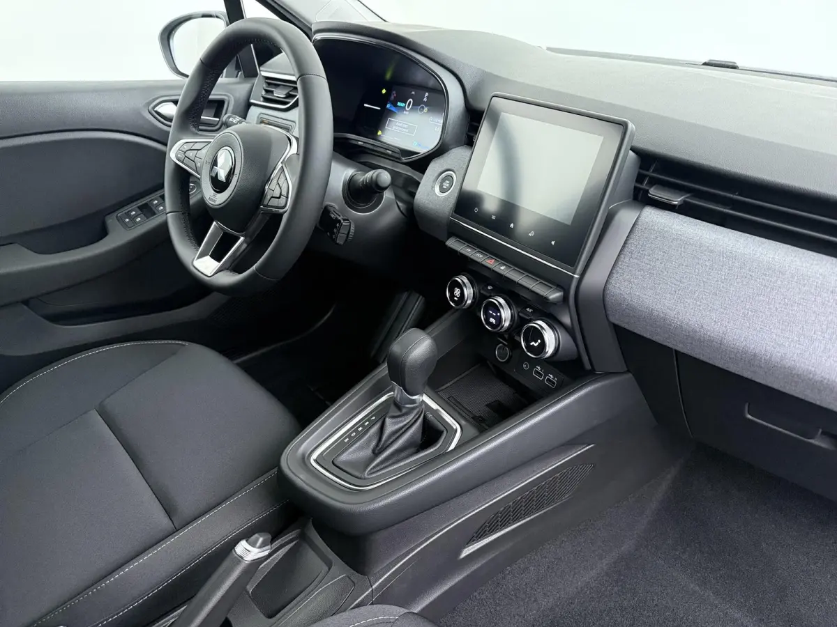 1.6 HEV Intense €4.000 Korting | 16-Inch lichtmetalen velgen | Cruise Control | Kunstlederen stuurwiel | Achteruitrijcamera | Privacy Glass | Parkeersensoren voor en achter | Climate Contr