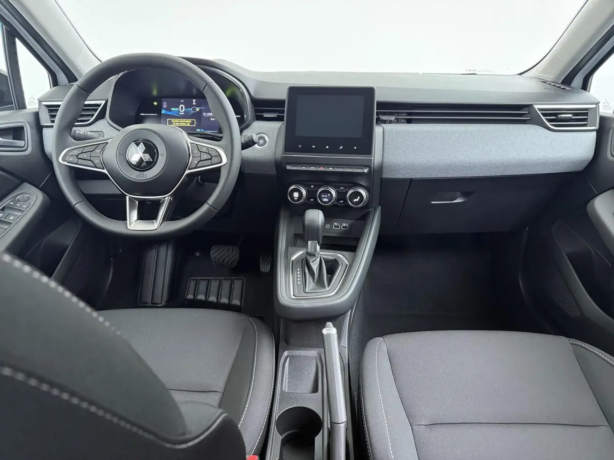 1.6 HEV Intense €4.000 Korting | 16-Inch lichtmetalen velgen | Cruise Control | Kunstlederen stuurwiel | Achteruitrijcamera | Privacy Glass | Parkeersensoren voor en achter | Climate Contr