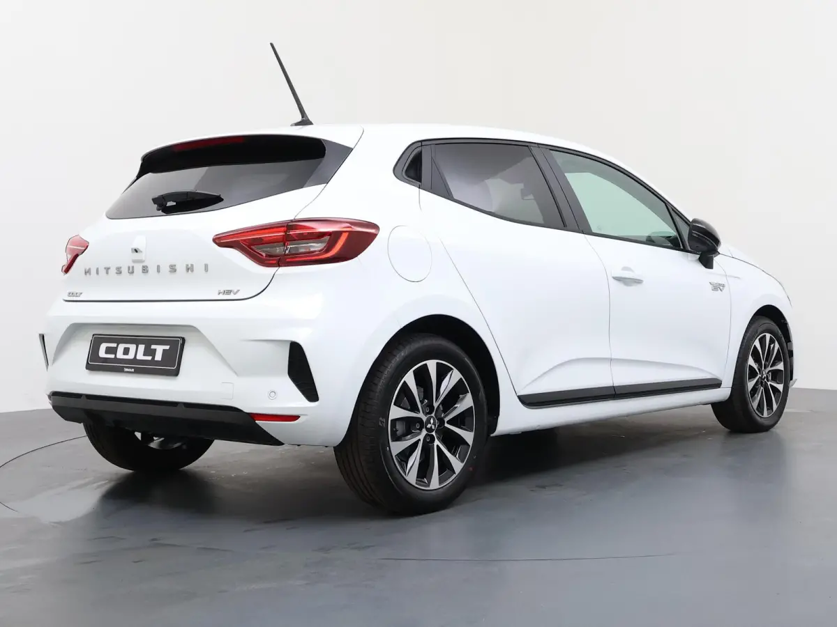 1.6 HEV Intense €4.000 Korting | 16-Inch lichtmetalen velgen | Cruise Control | Kunstlederen stuurwiel | Achteruitrijcamera | Privacy Glass | Parkeersensoren voor en achter | Climate Contr