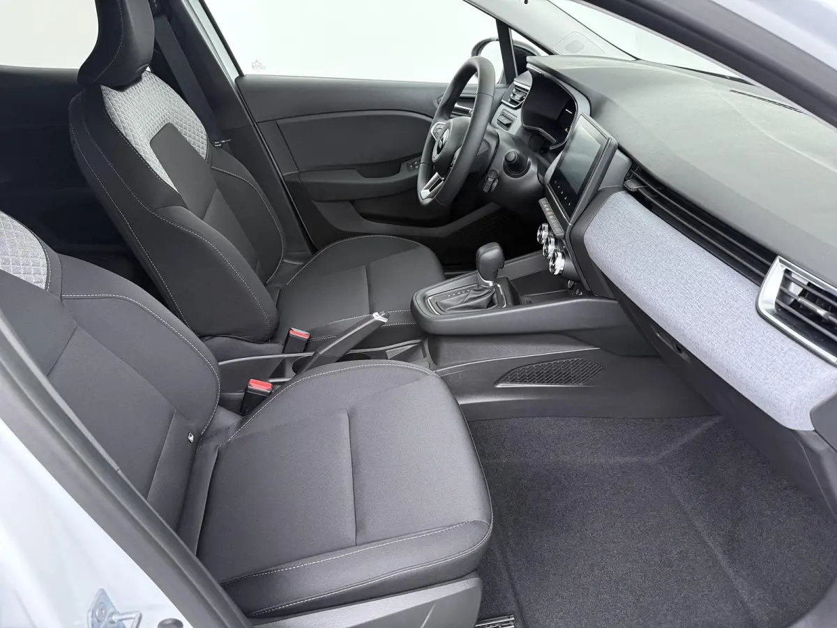 1.6 HEV Intense €4.000 Korting | 16-Inch lichtmetalen velgen | Cruise Control | Kunstlederen stuurwiel | Achteruitrijcamera | Privacy Glass | Parkeersensoren voor en achter | Climate Contr