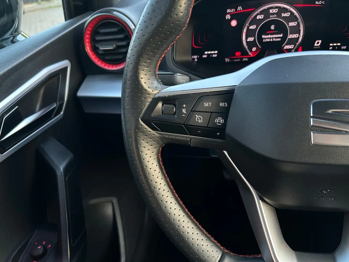 1.0 EcoTSI FR Business Connect, camera, cruise control, carplay, dig. cockpit
