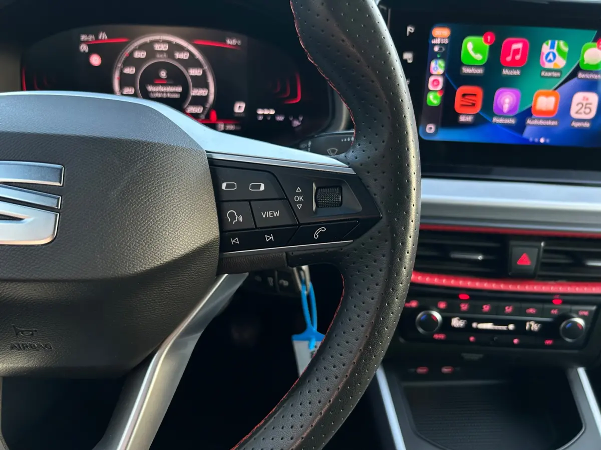 1.0 EcoTSI FR Business Connect, camera, cruise control, carplay, dig. cockpit
