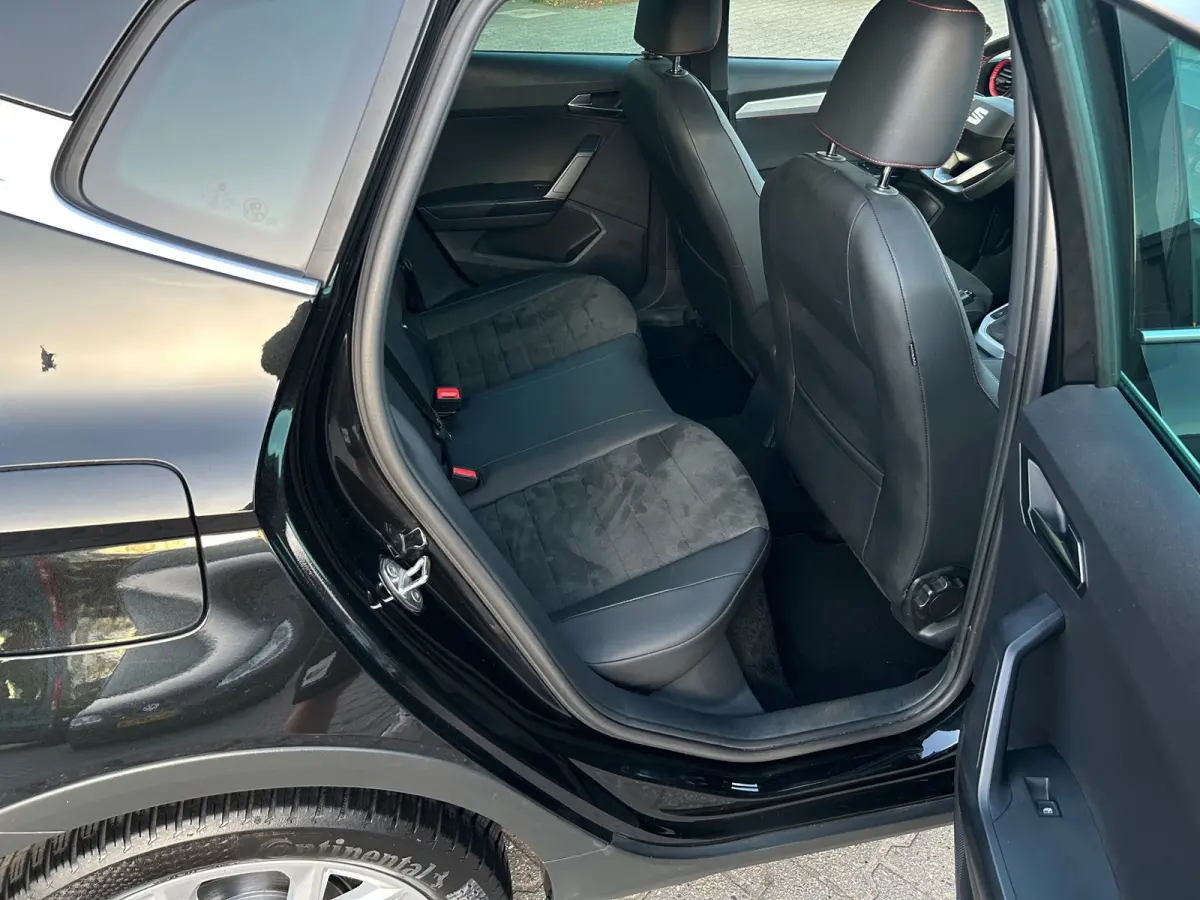 1.0 EcoTSI FR Business Connect, camera, cruise control, carplay, dig. cockpit