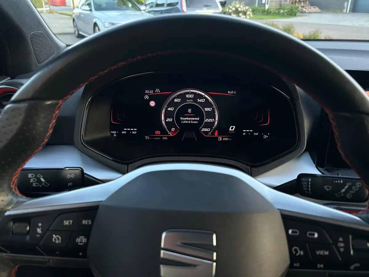 1.0 EcoTSI FR Business Connect, camera, cruise control, carplay, dig. cockpit
